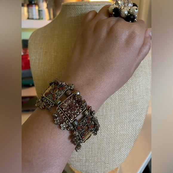 Beautiful Indian royal style orange stone stretchable, statement bracelet - Picture 5 of 6